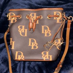 D&B bucket bag